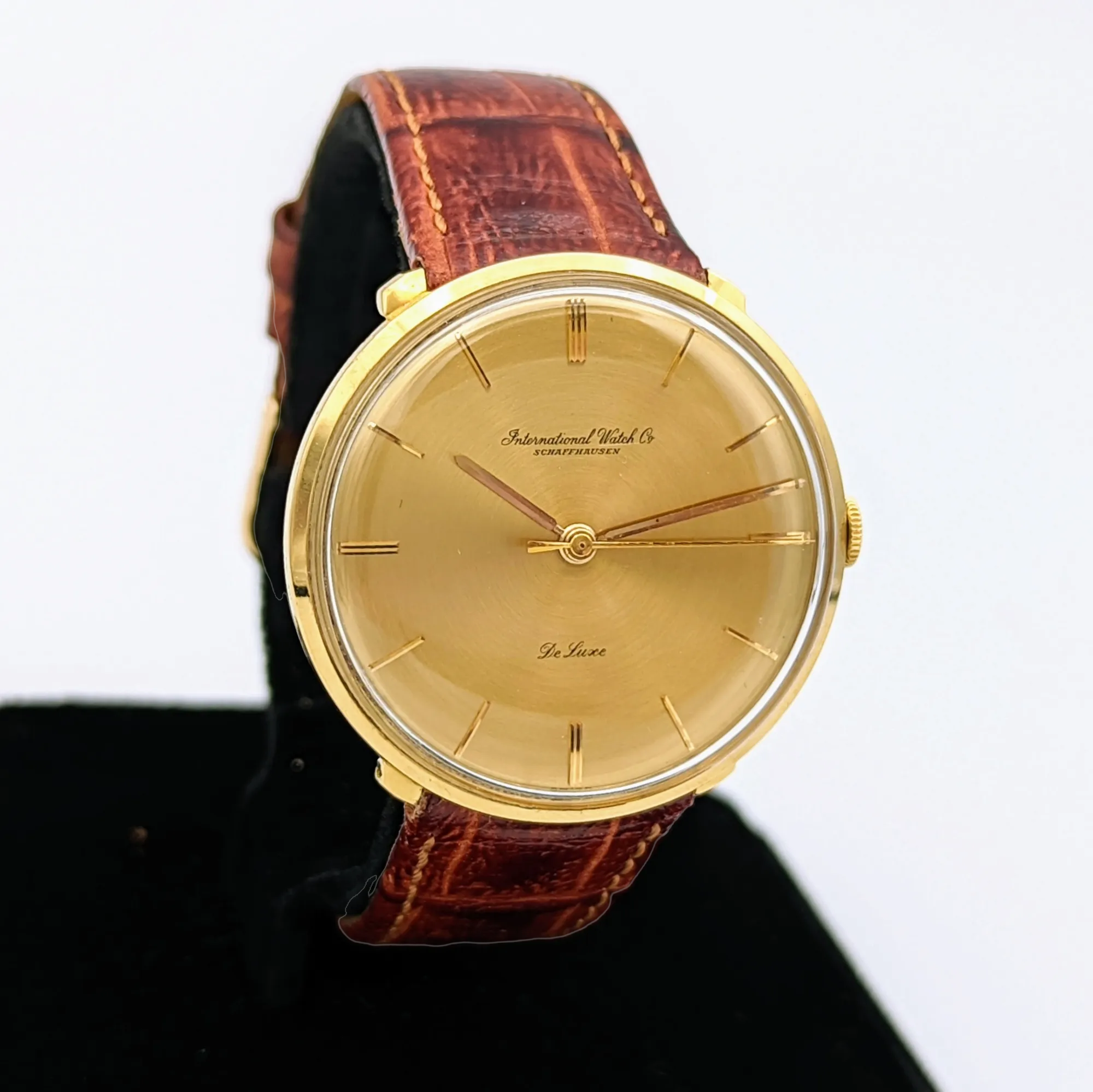 18K Solid Gold IWC De Luxe Wristwatch Swiss Made Cal. 401