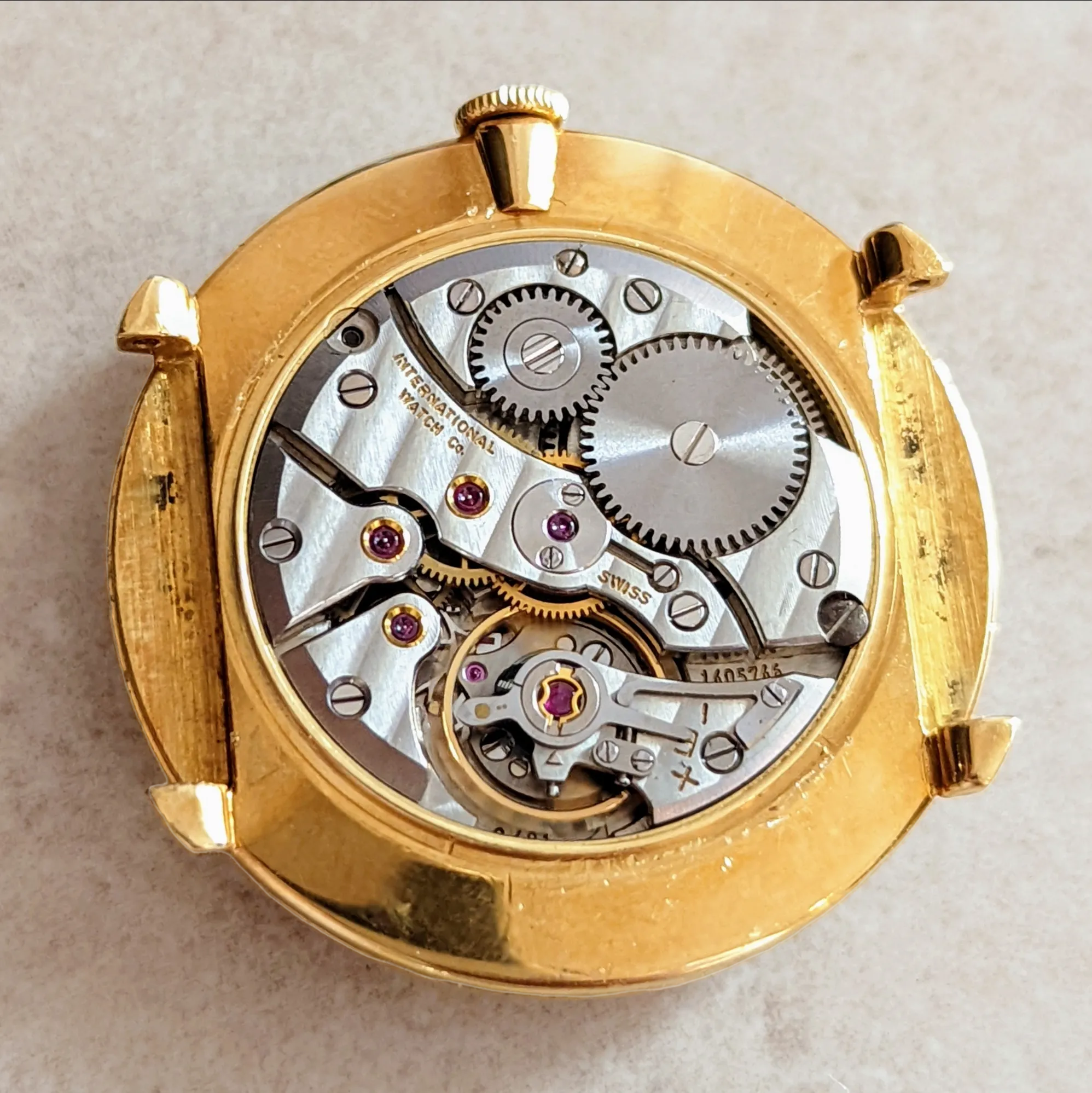 18K Solid Gold IWC De Luxe Wristwatch Swiss Made Cal. 401