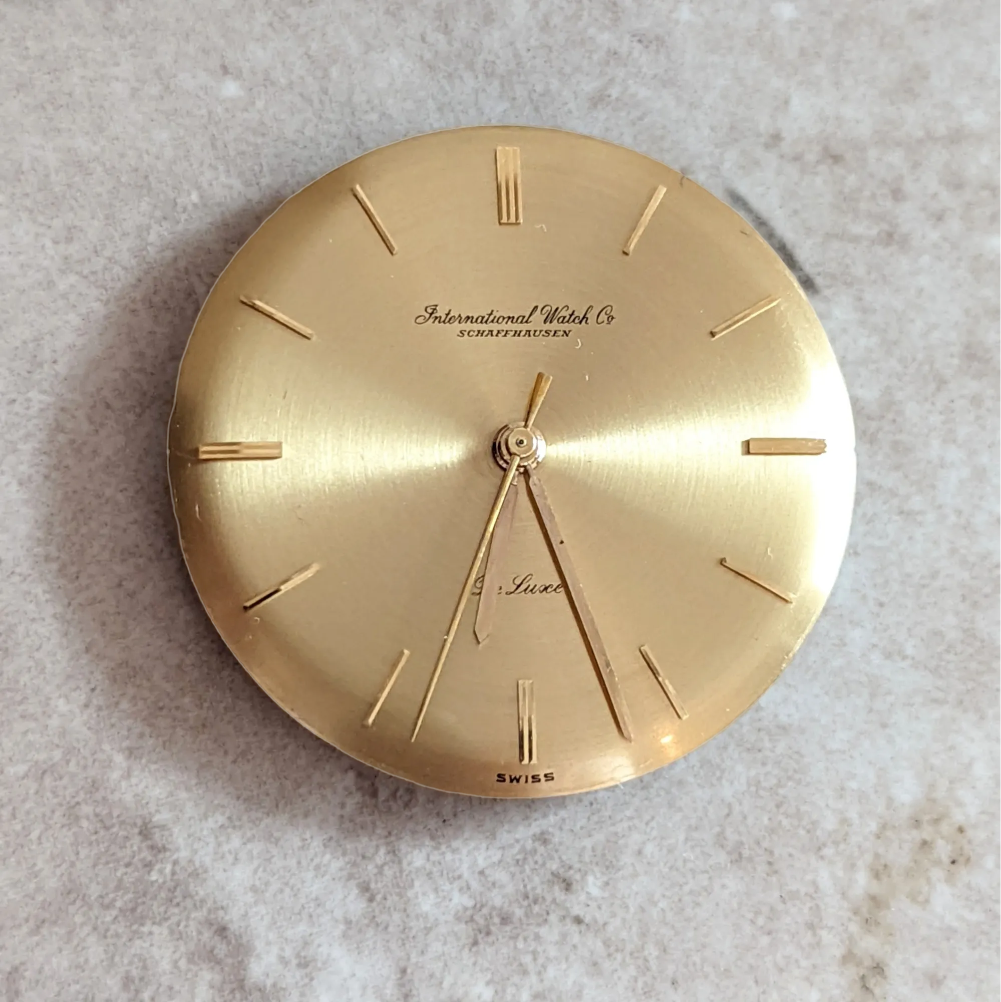 18K Solid Gold IWC De Luxe Wristwatch Swiss Made Cal. 401