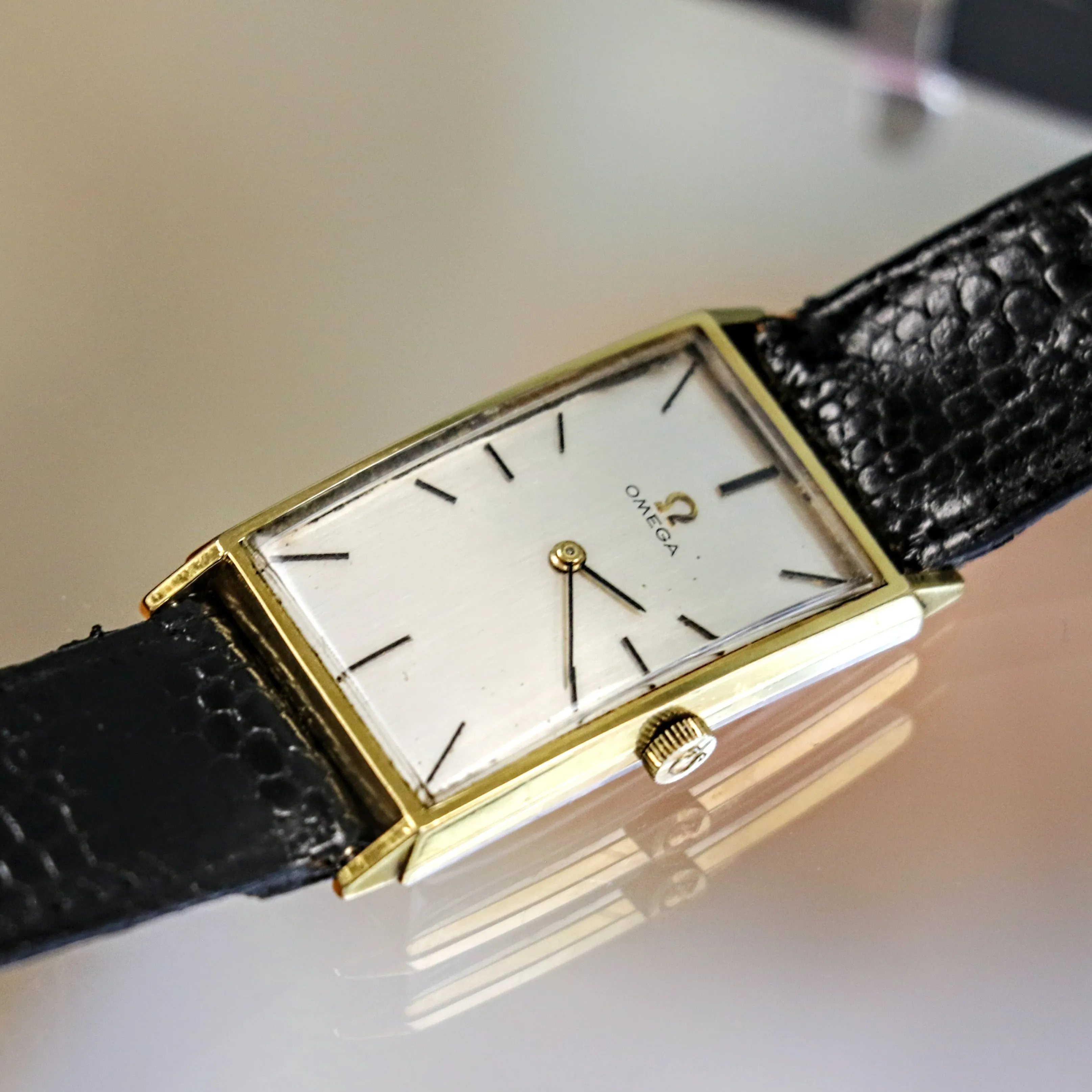 1965 OMEGA Jumbo Tank Wristwatch Ref. 111.016 Swiss Made 17 Jewels Cal. 620 Vintage Watch