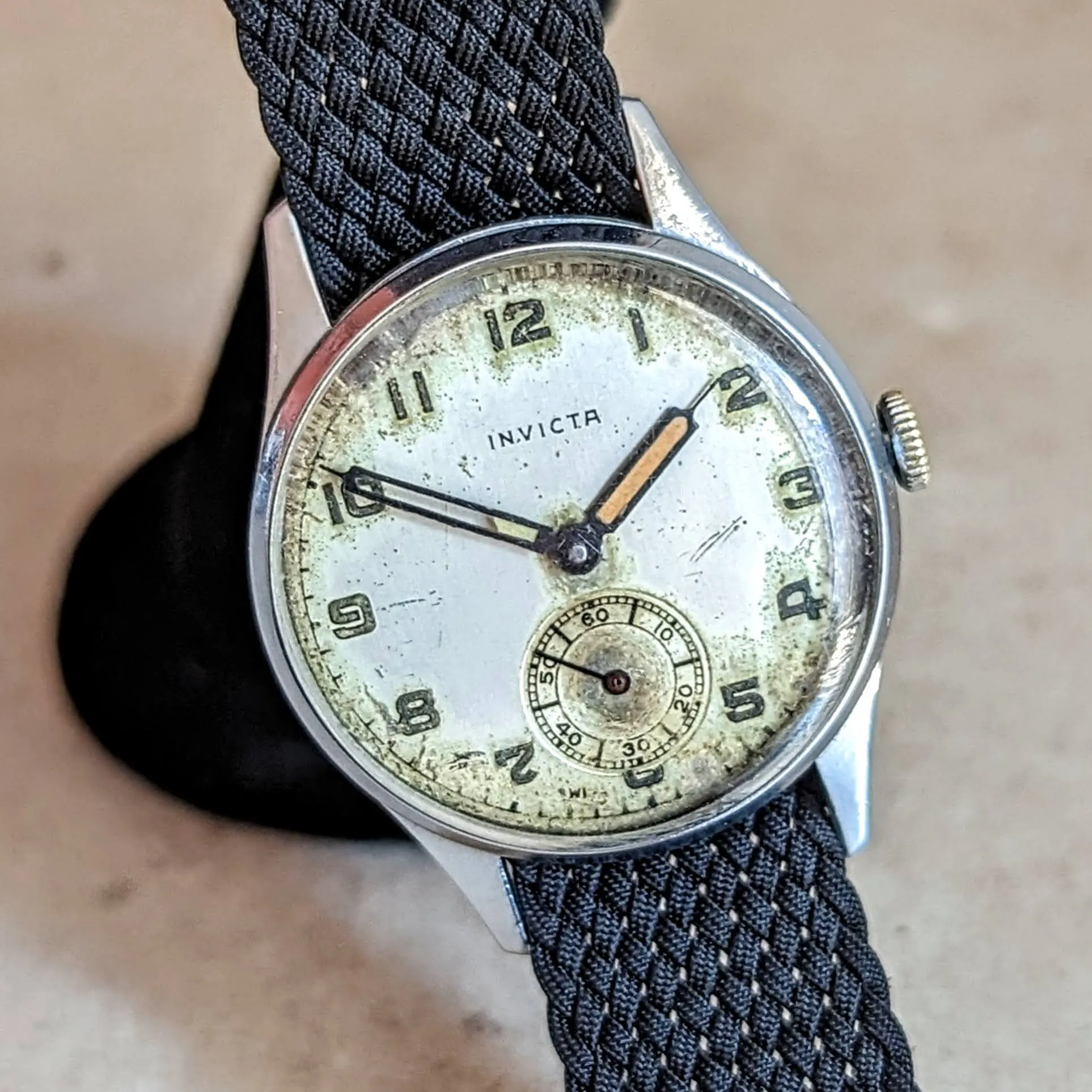 INVICTA Military Wristwatch 15 Jewels Cal. 114 Adjusted Swiss 1950's Vintage Watch