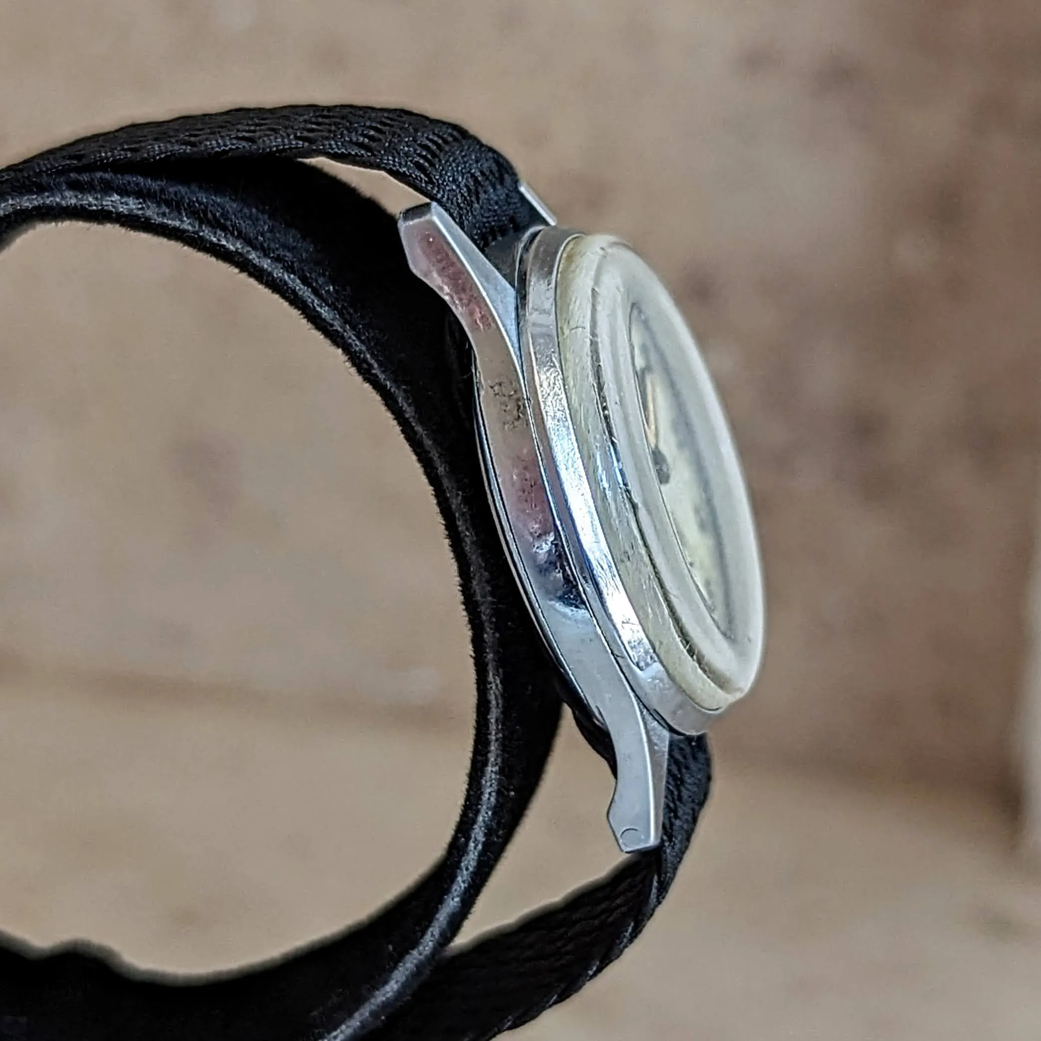 INVICTA Military Wristwatch 15 Jewels Cal. 114 Adjusted Swiss 1950's Vintage Watch