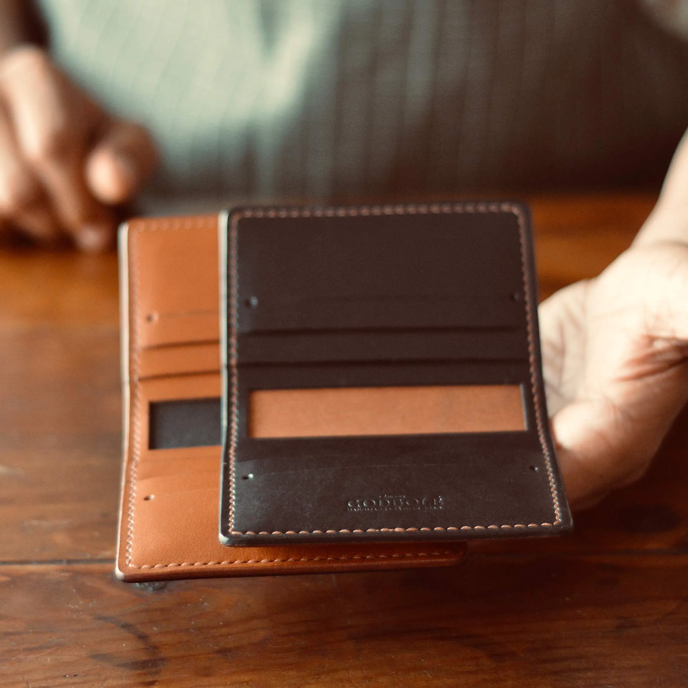 Minimal Bifold No. 1 - Dual Tone