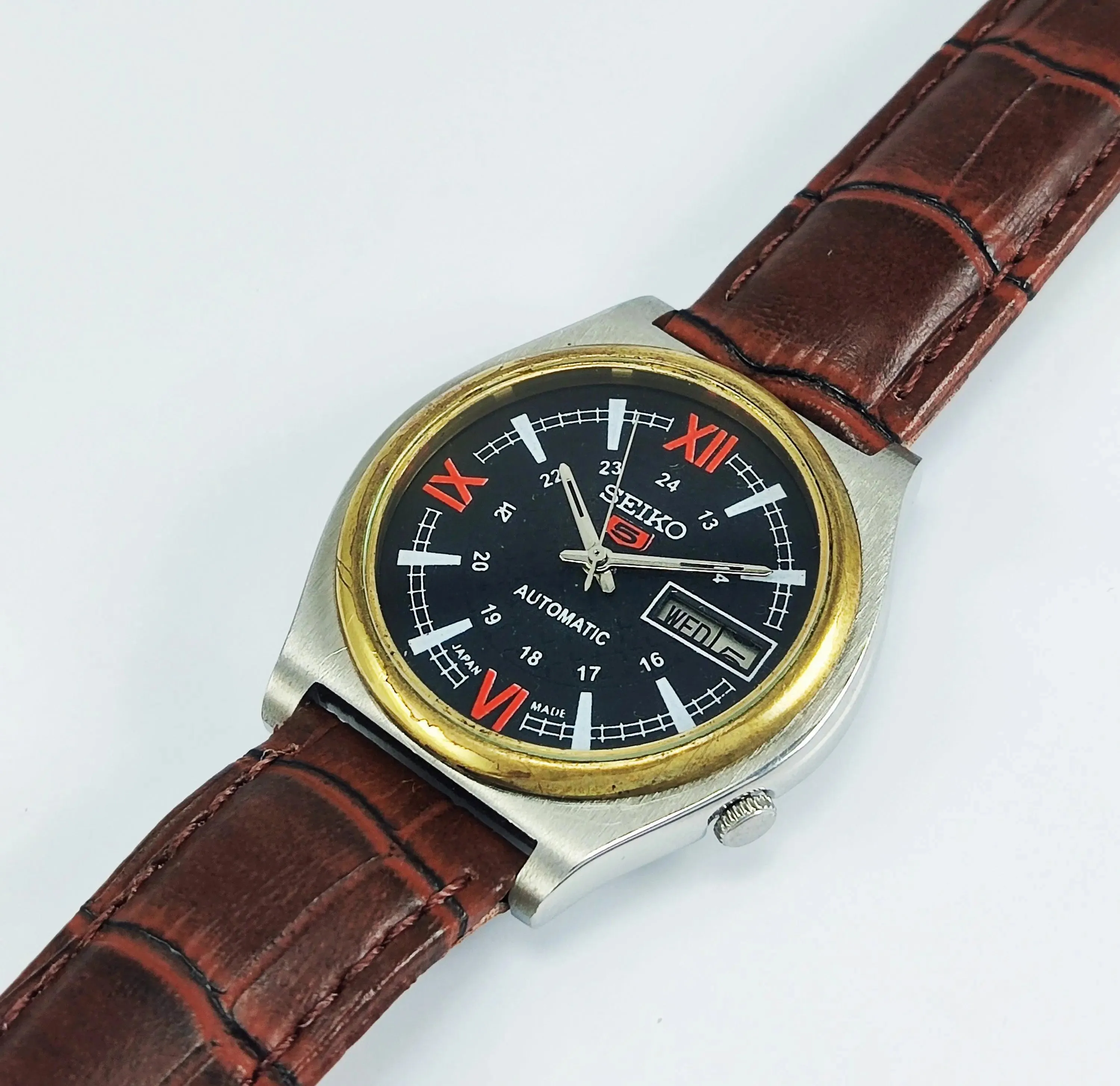 Seiko 5 Automatic-7009A Analog 17 Jewels Day Date Black Dial Men's Wrist Mechanical Watch